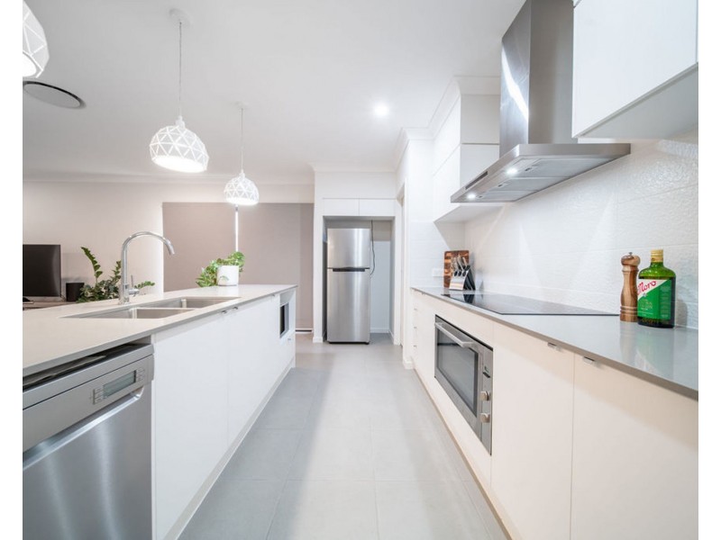 60 Valley Crescent, Palmview QLD 4553