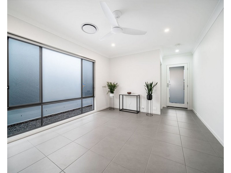 60 Valley Crescent, Palmview QLD 4553