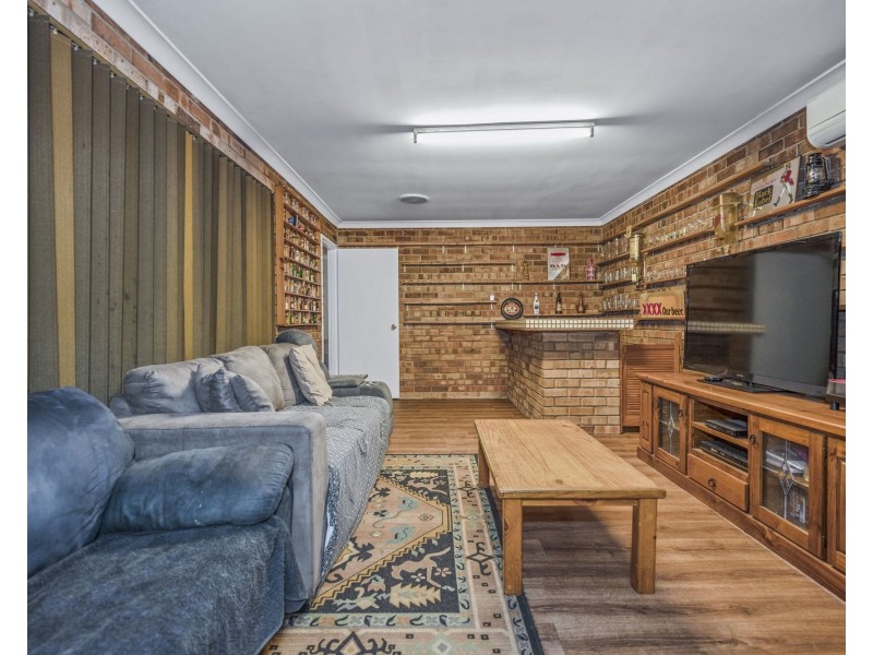 10 Fordred Place, Parmelia WA 6167