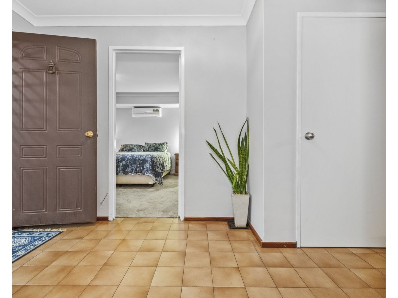 10 Fordred Place, Parmelia WA 6167