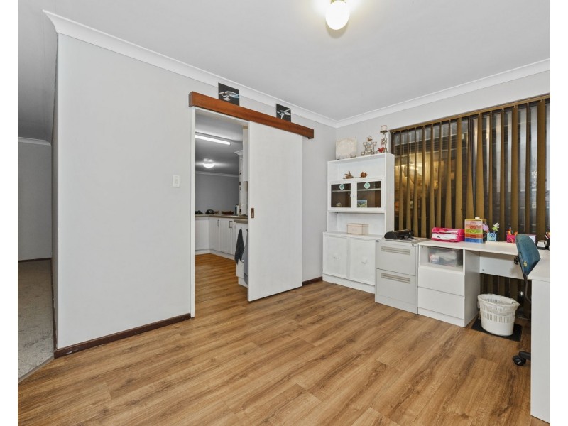 10 Fordred Place, Parmelia WA 6167