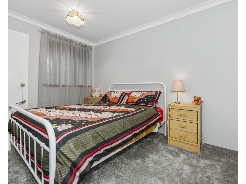 10 Fordred Place, Parmelia WA 6167