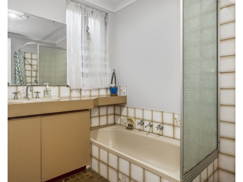 10 Fordred Place, Parmelia WA 6167