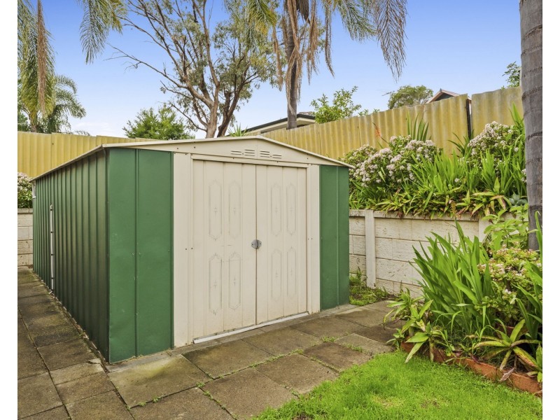 10 Fordred Place, Parmelia WA 6167
