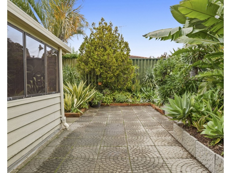 10 Fordred Place, Parmelia WA 6167