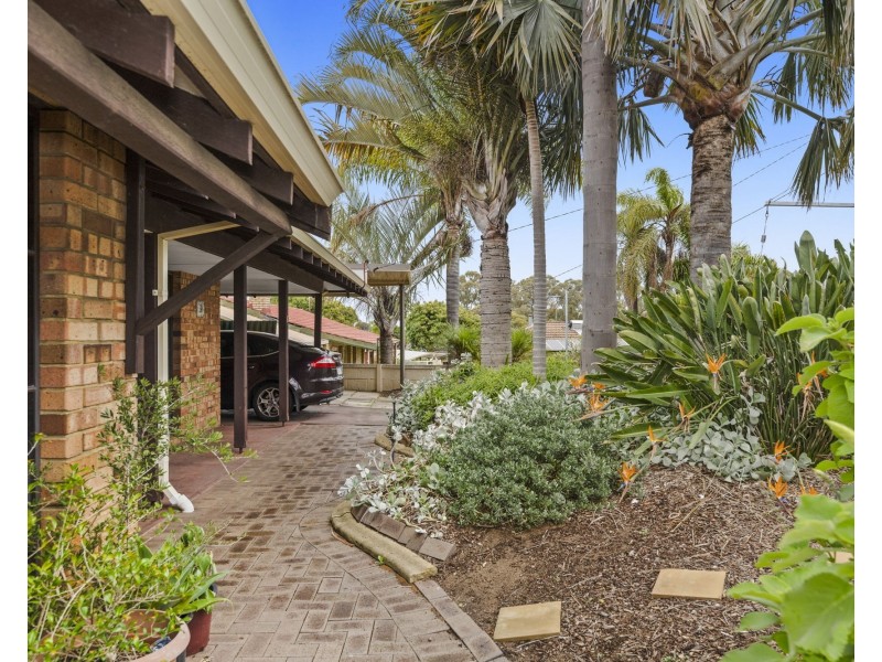 10 Fordred Place, Parmelia WA 6167