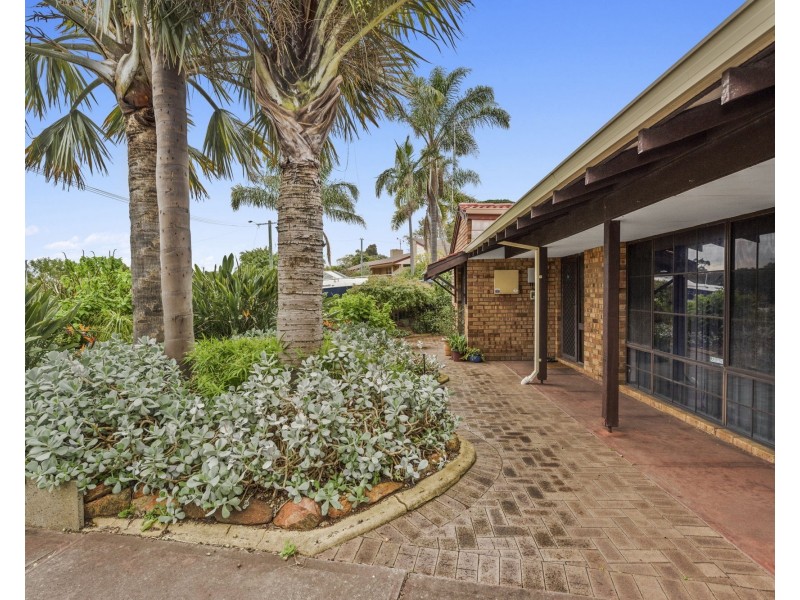 10 Fordred Place, Parmelia WA 6167