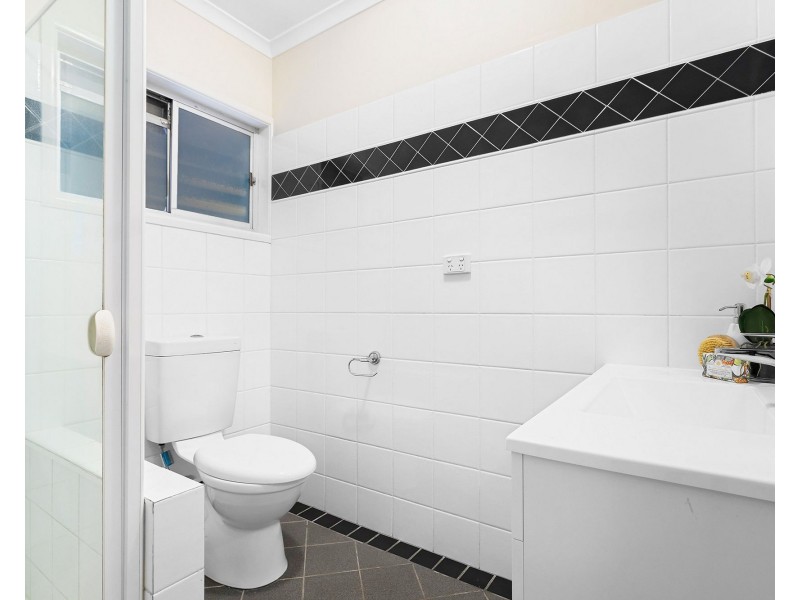 3/6 Roseglen Street, Greenslopes QLD 4120