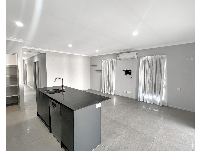 52 Vassallo Drive, Rosewood QLD 4340