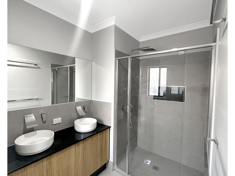 52 Vassallo Drive, Rosewood QLD 4340