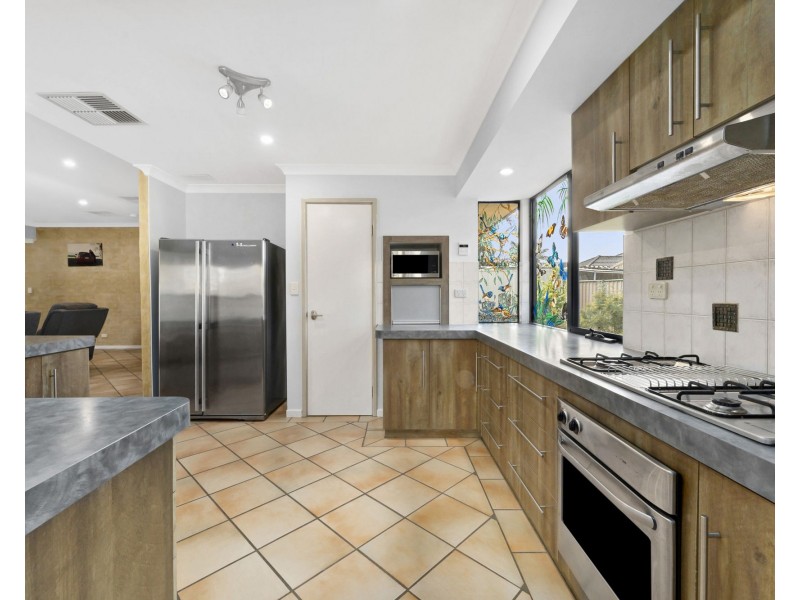 4 Heyerdahl Way, Dudley Park WA 6210