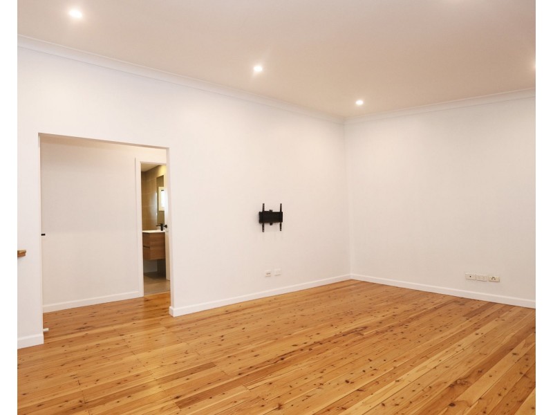 5 Jubilee parade, Berkeley Vale NSW 2261