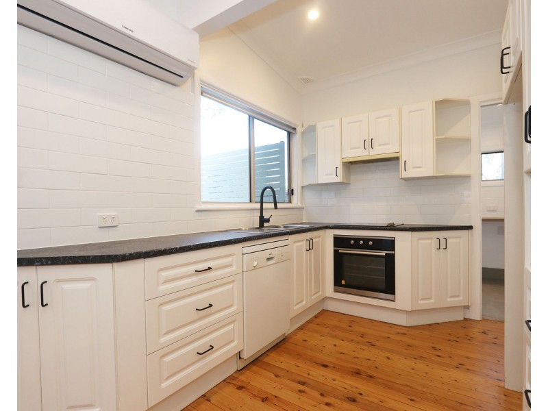 5 Jubilee parade, Berkeley Vale NSW 2261