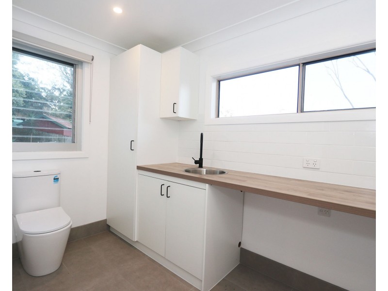 5 Jubilee parade, Berkeley Vale NSW 2261