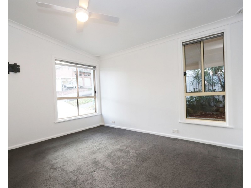 5 Jubilee parade, Berkeley Vale NSW 2261