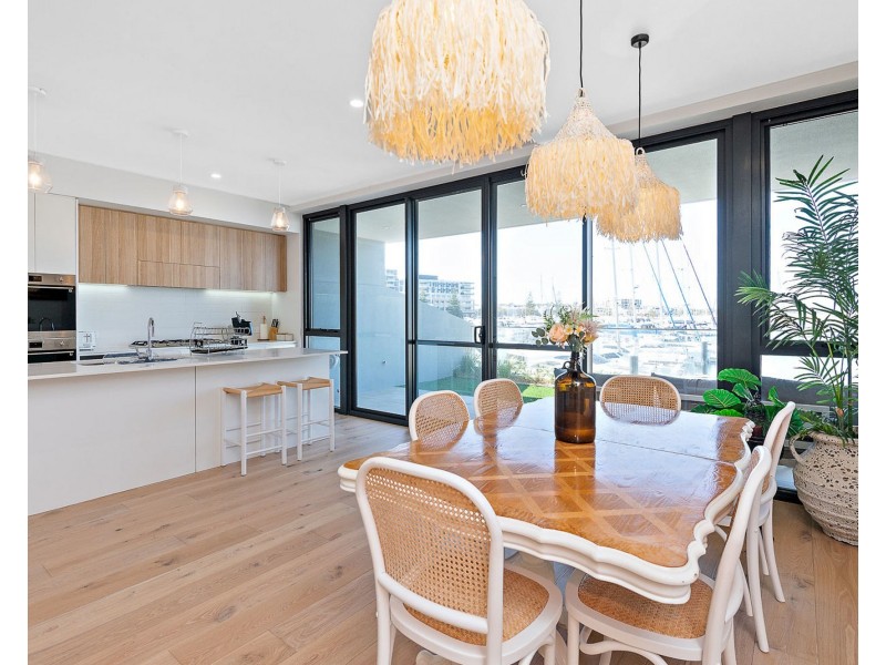 90 Maraboo Loop, North Coogee WA 6163