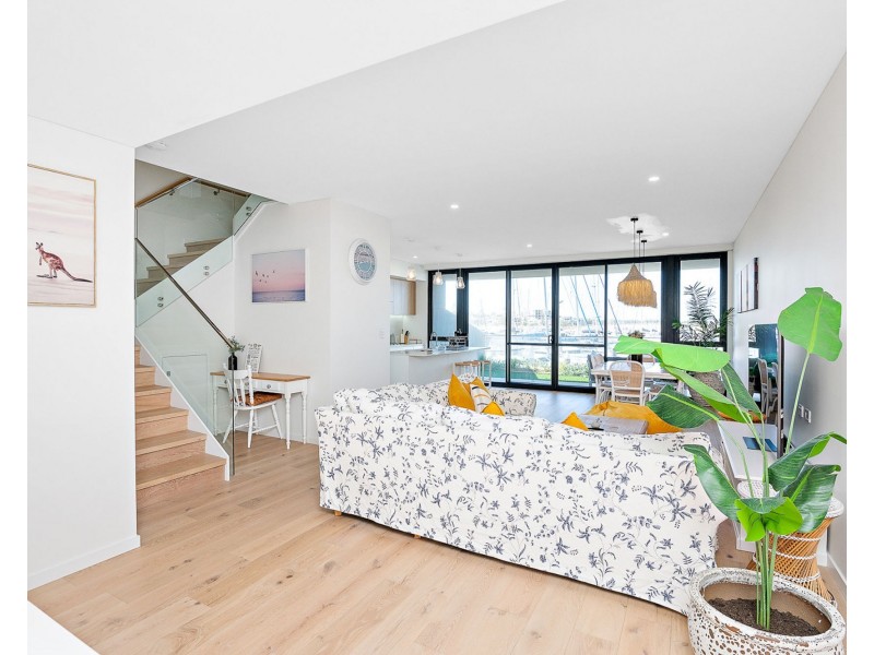 90 Maraboo Loop, North Coogee WA 6163