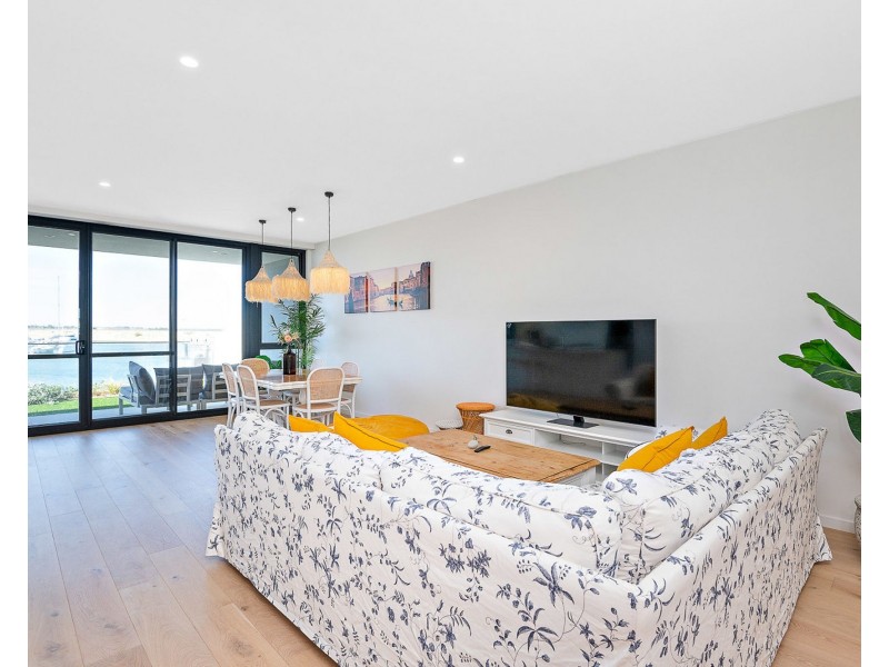 90 Maraboo Loop, North Coogee WA 6163