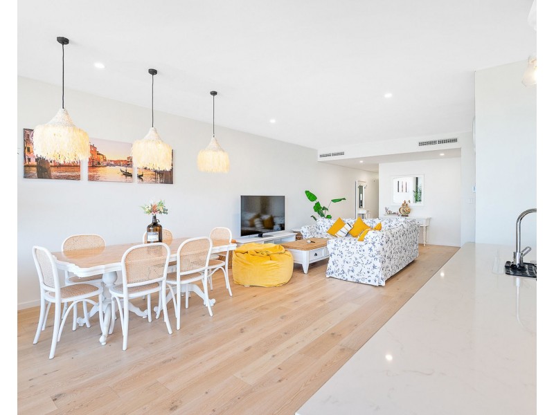 90 Maraboo Loop, North Coogee WA 6163