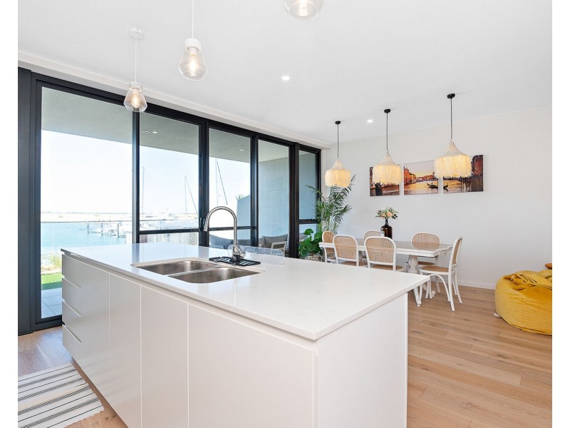 90 Maraboo Loop, North Coogee WA 6163