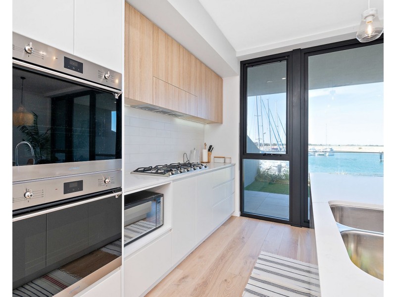 90 Maraboo Loop, North Coogee WA 6163