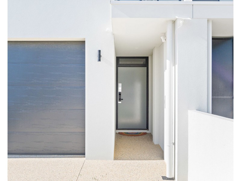 90 Maraboo Loop, North Coogee WA 6163