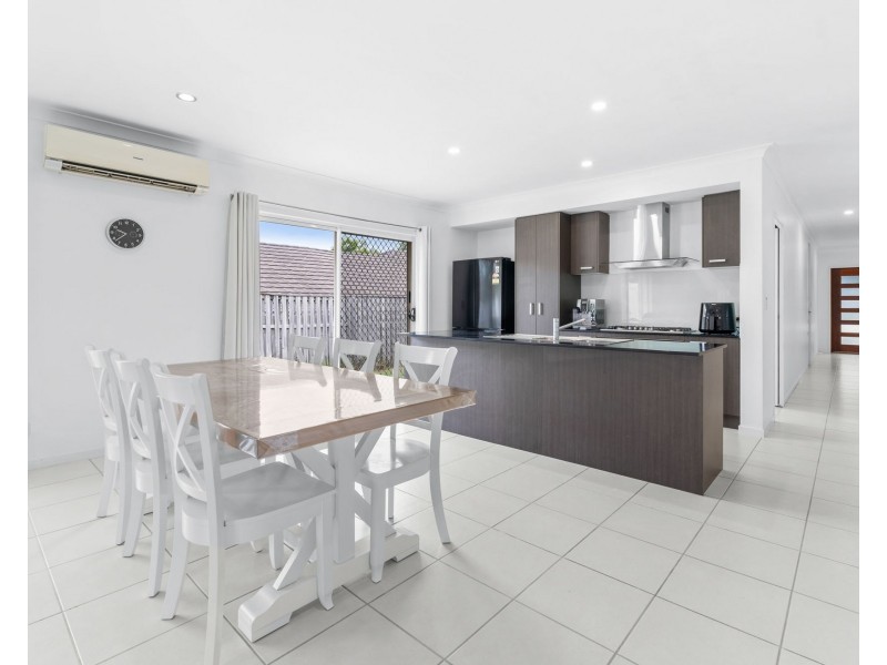 101 Wunburra Circuit, Pacific Pines QLD 4211