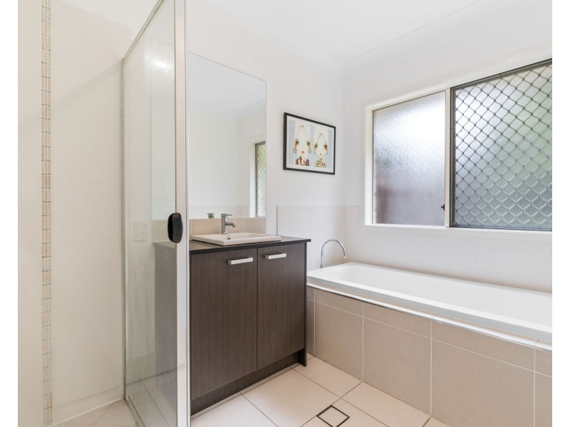 101 Wunburra Circuit, Pacific Pines QLD 4211