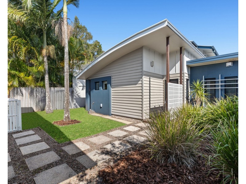 2/8 Stephanie Close, Mudjimba QLD 4564
