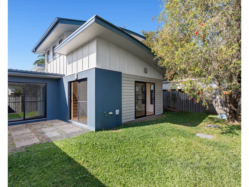 2/8 Stephanie Close, Mudjimba QLD 4564