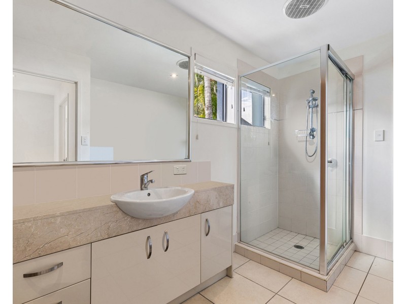 2/8 Stephanie Close, Mudjimba QLD 4564