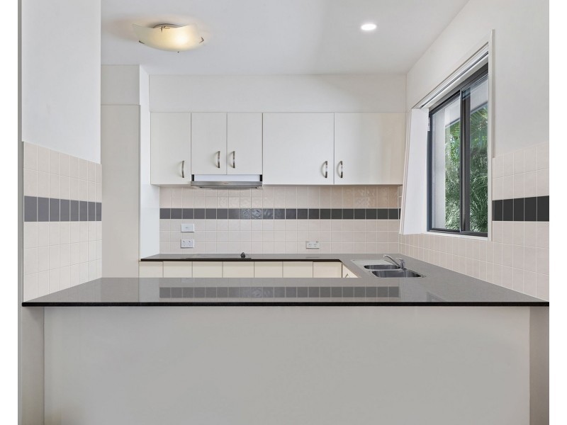 2/8 Stephanie Close, Mudjimba QLD 4564