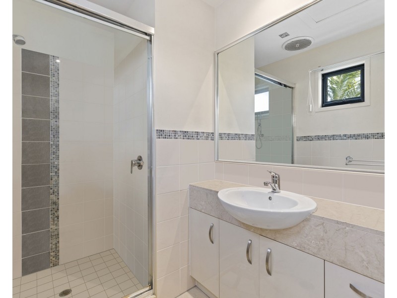 2/8 Stephanie Close, Mudjimba QLD 4564