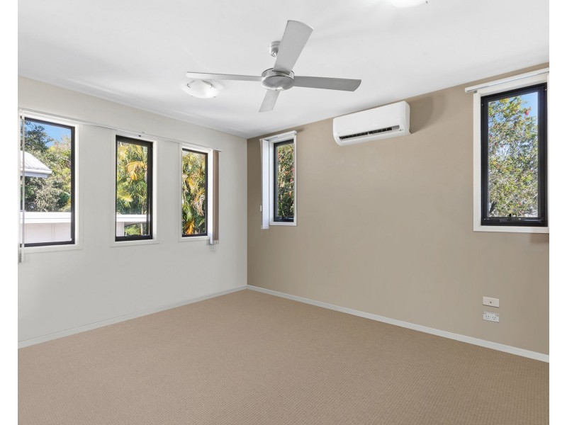 2/8 Stephanie Close, Mudjimba QLD 4564