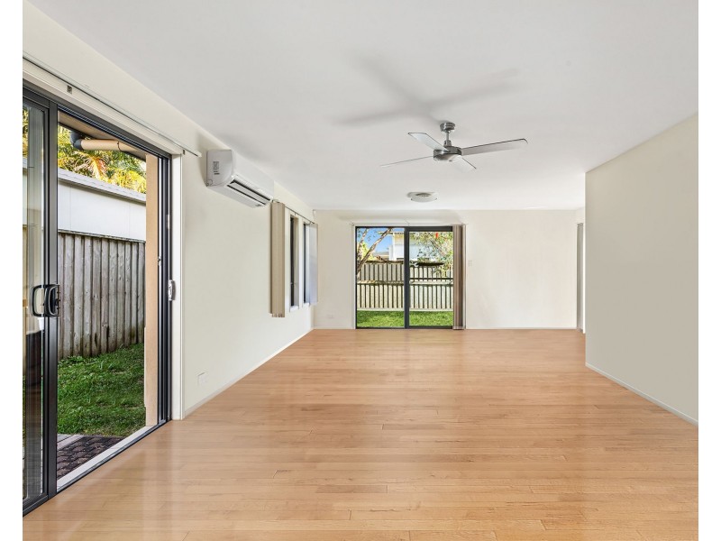 2/8 Stephanie Close, Mudjimba QLD 4564