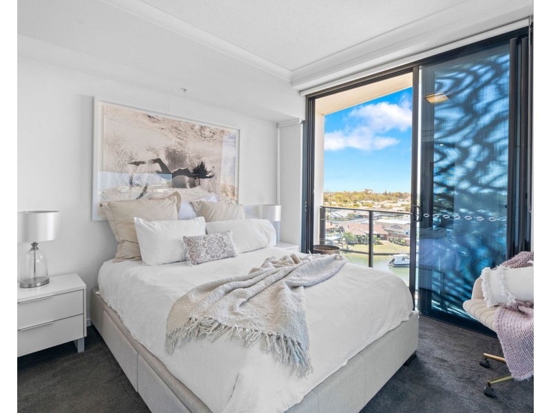 1505/5 Harbour Side Court, Biggera Waters QLD 4216