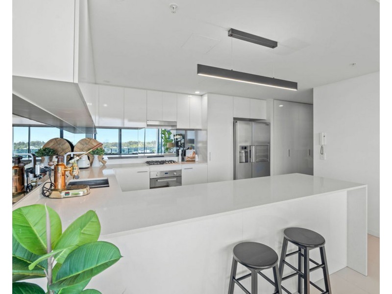 1505/5 Harbour Side Court, Biggera Waters QLD 4216