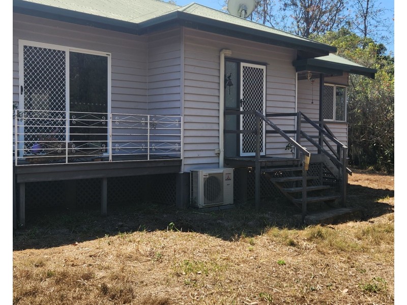 40 Palm Springs Drive, Calavos QLD 4670