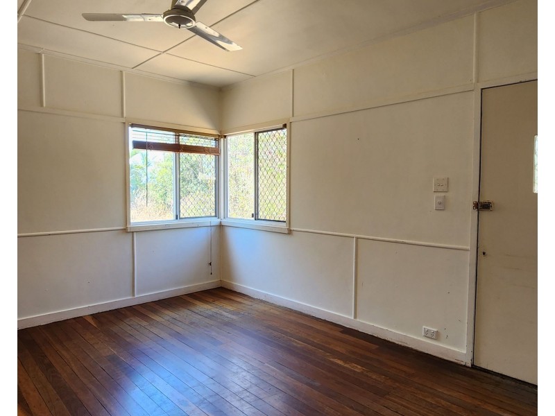 40 Palm Springs Drive, Calavos QLD 4670