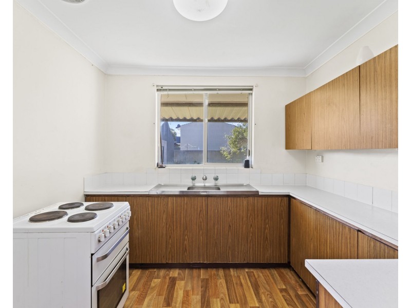 16 Joseph Road, Safety Bay WA 6169