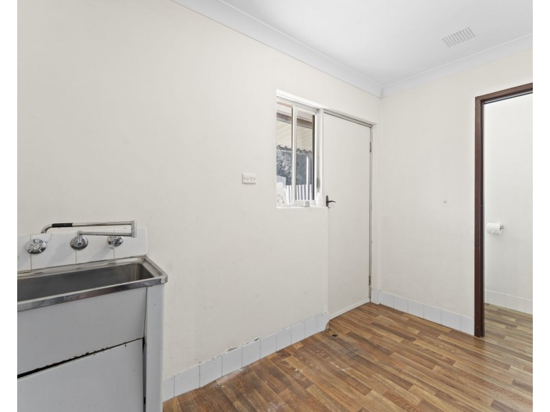 16 Joseph Road, Safety Bay WA 6169