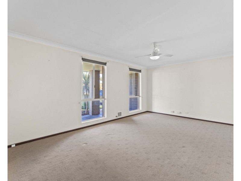 16 Joseph Road, Safety Bay WA 6169