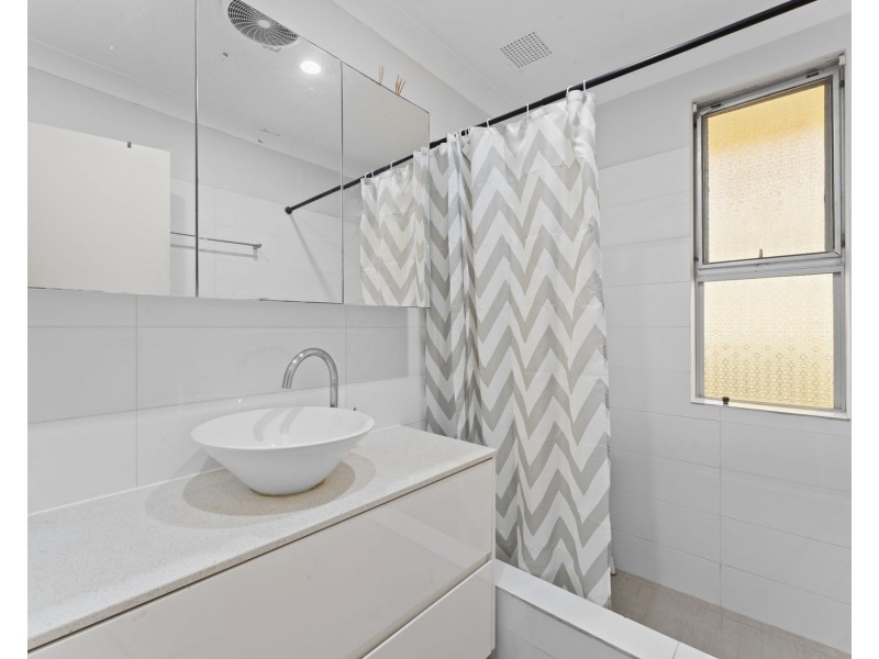 16 Joseph Road, Safety Bay WA 6169