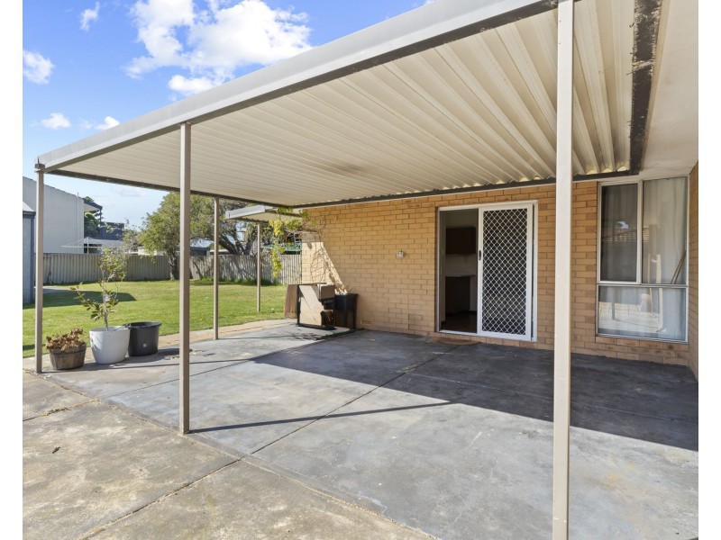 16 Joseph Road, Safety Bay WA 6169