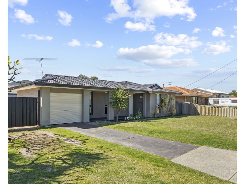 16 Joseph Road, Safety Bay WA 6169