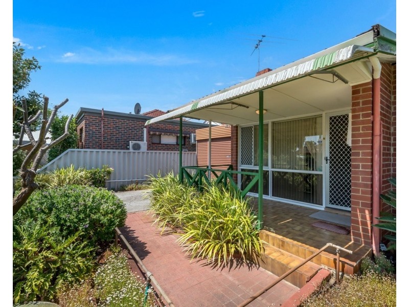 17 Sproxton Way, Embleton WA 6062