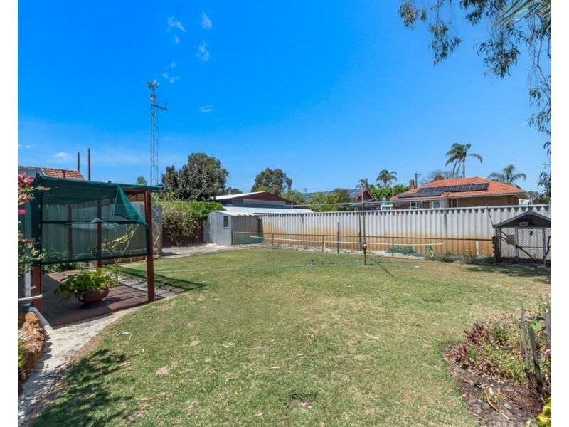 17 Sproxton Way, Embleton WA 6062