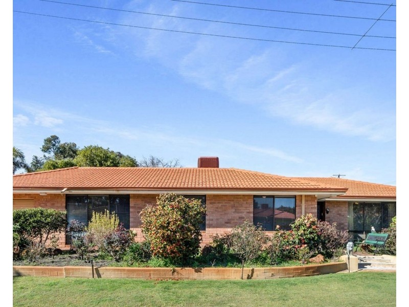 1 Bayley Close, Gosnells WA 6110