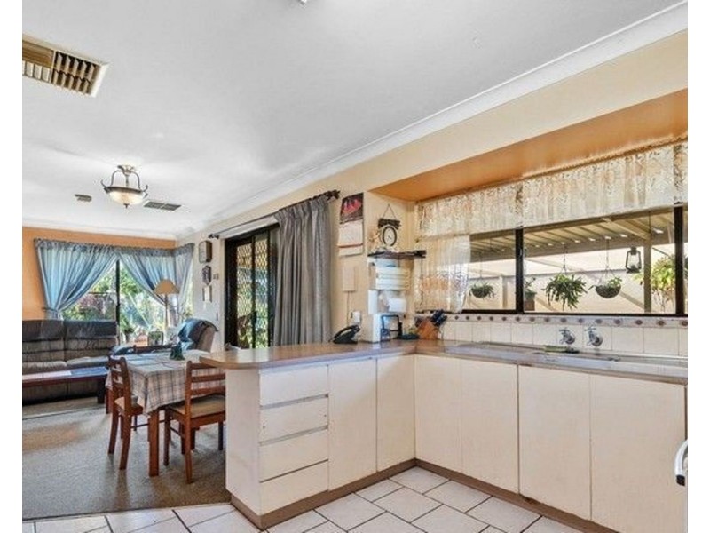 1 Bayley Close, Gosnells WA 6110
