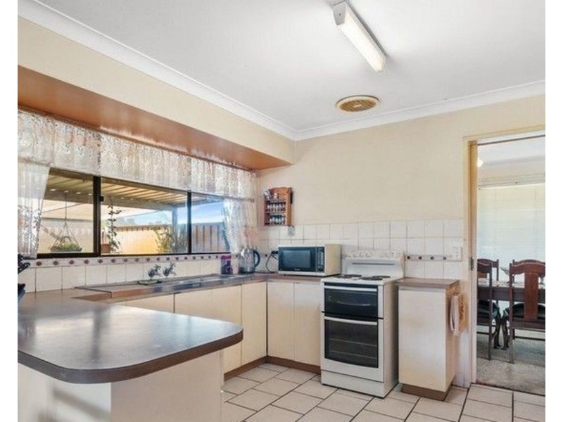 1 Bayley Close, Gosnells WA 6110
